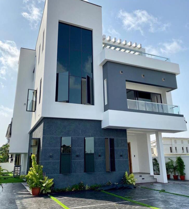 Ogenyi Onazi buys mansion in Lekki