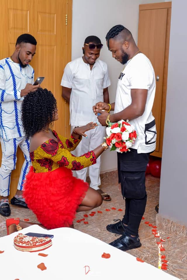Lady kneels to accept proposal